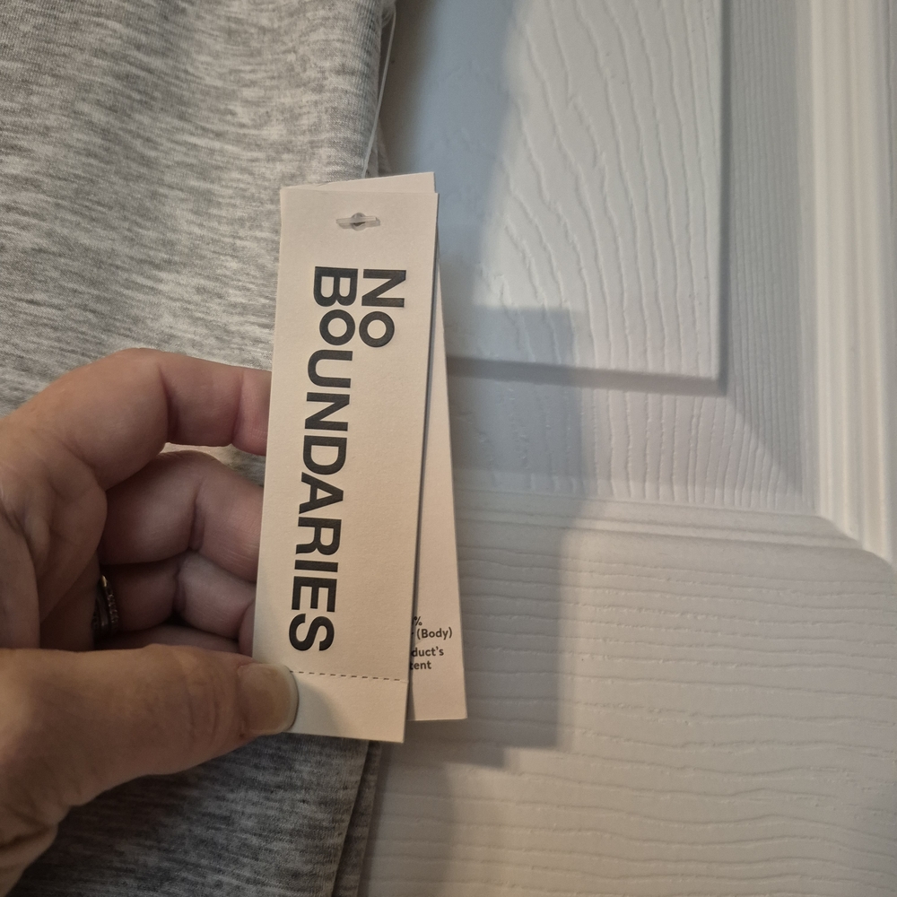 No Boundaries Heather Gray Lounge Pants - Picture 2 of 3